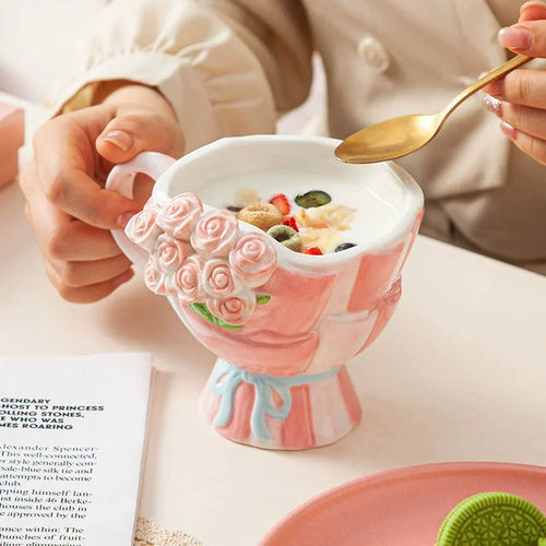 Charaktervolle Rosenbouquet Keramik Tasse | Relief Design mit Schleife