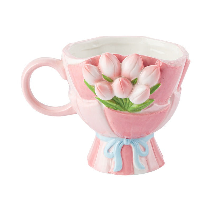 Keramik-Marktasse mit Tulpenstrauß-Relief und dekorativer Schleife